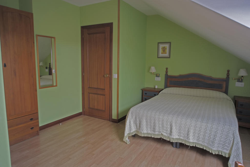 La Rectoral De San Juan Guest House El Franco Room photo
