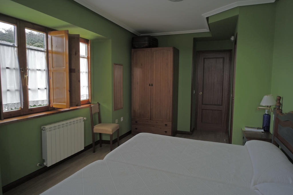 La Rectoral De San Juan Guest House El Franco Room photo