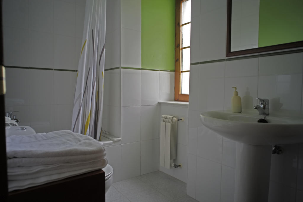 La Rectoral De San Juan Guest House El Franco Room photo