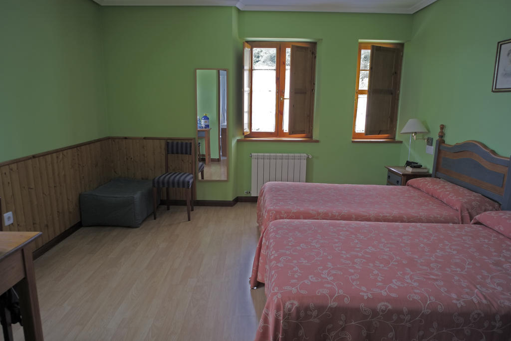 La Rectoral De San Juan Guest House El Franco Room photo
