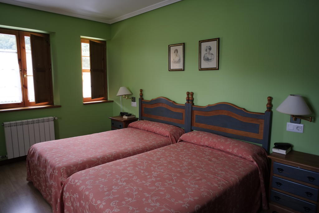 La Rectoral De San Juan Guest House El Franco Room photo
