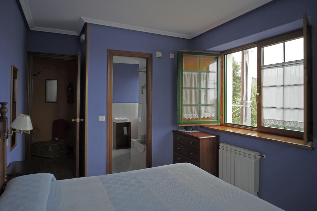 La Rectoral De San Juan Guest House El Franco Room photo